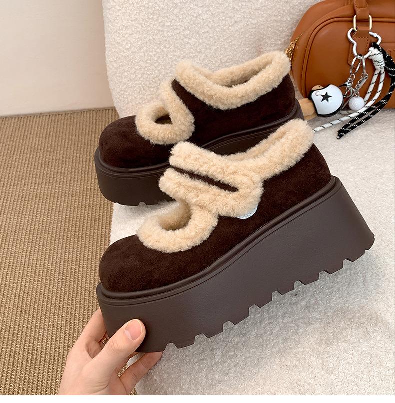 

Маленькие мужские туфли Мэри Джейн сохраняют тепло, пушистые туфли на толстой подошве для женщин, осень и зима 2025, новые туфли из утолщенного хлопка и бархата 35 темно-коричневого