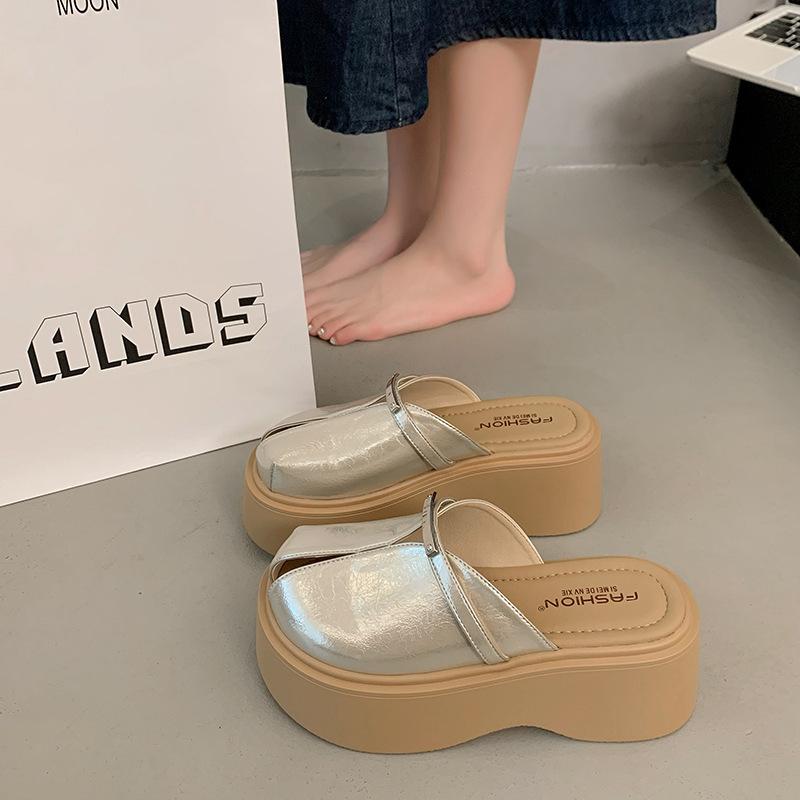 Baotou Semi-versatile Women's Summer Fashion Slippers European Station One Pedal 2025 New Outer Wear Platform Lazy Sandals