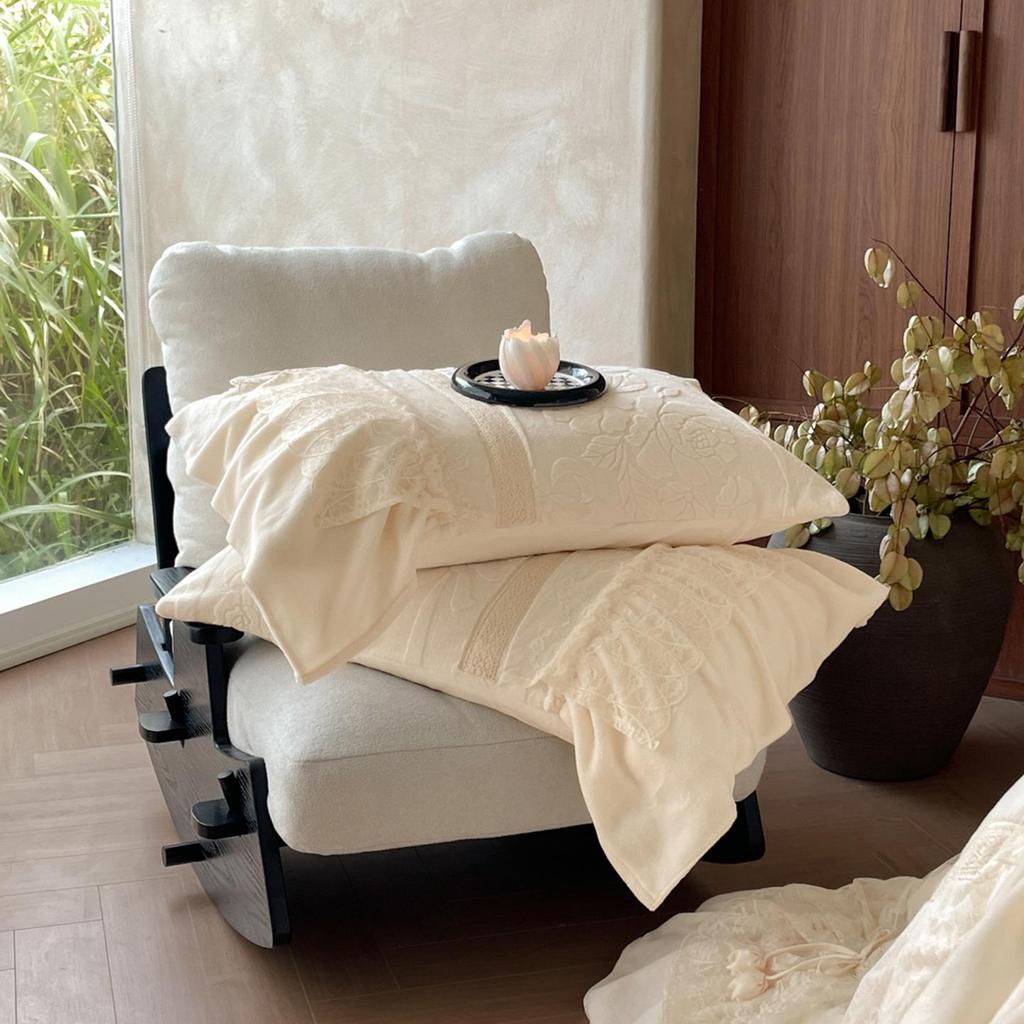 Contemporary Minimalist Carved Milk Velvet Warm Lace Bedding Set