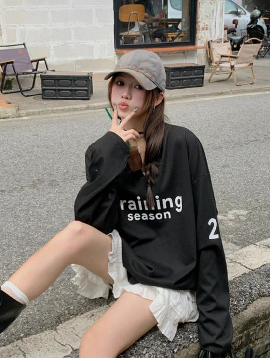 

Женский свитшот с V-образным вырезом, принтом букв и длинными рукавами - Повседневный и свободный дизайн для начала осени L