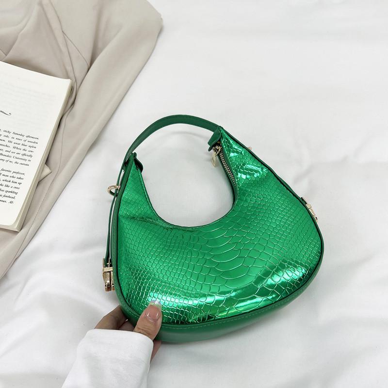 Stylish Crescent Shaped Shoulder Bag Trendy 2023 Summer Fashion Medium Size