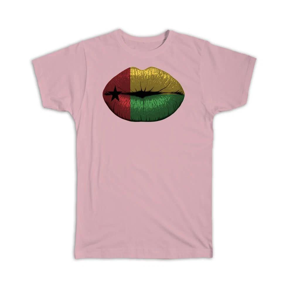 Gift T-Shirt : Lips Guinean Bissau Flag Guinea Expat Country For Her Women S