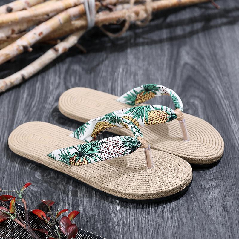 2026 New Women's Trendy Summer Flat Bottomed Beach Flip Flops for Women's Outdoor Wear
