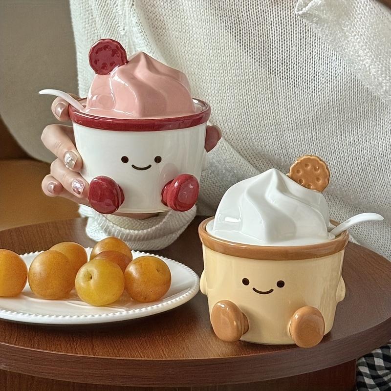 Single Pack Cute Cake Shaped Ceramic Seasoning Jar, High-Value Seasoning and Spice Tool, Salt and Pepper Shaker, Table Decorations,Single 235ml/7.95oz