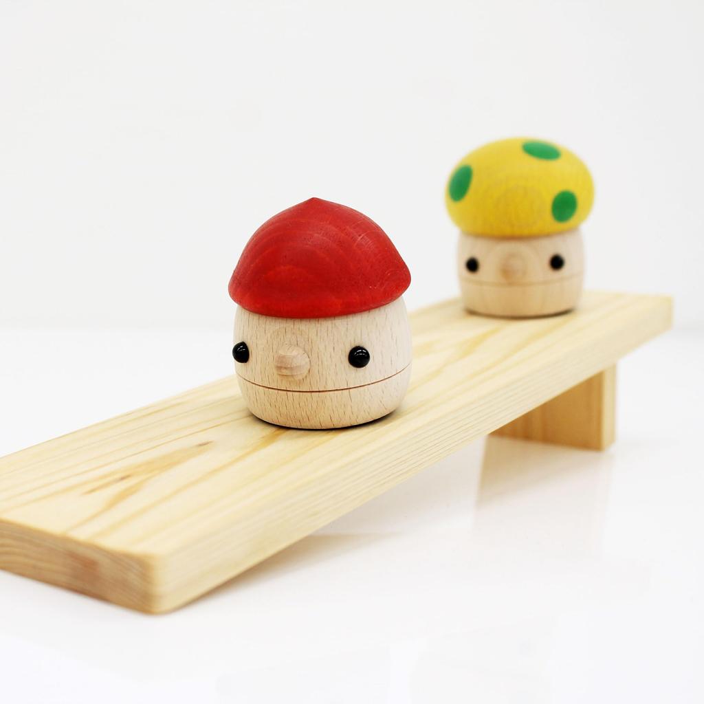 Toy Komama Donguri no Saka Set Roll Acorn Mushroom Acorn Saka Elementary School Made in Japan (Small) (Acorn 1, 1, 1) [Wooden Toy]