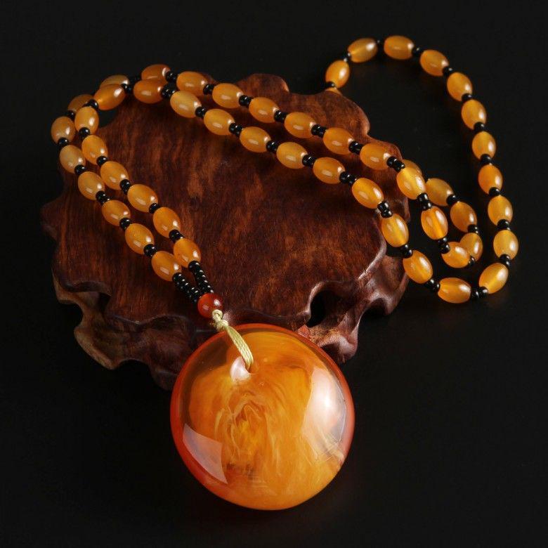 Trendy Unisex Wooden Bead Necklace: Versatile, High-End Pendant for Sweater Chains and Cotton Linen Attire