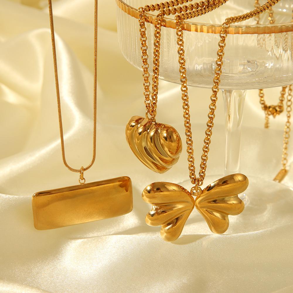 Yori Trendy Heart Butterfly Fashion Pendant Clavicle Necklace for Women Stylish Unique Rust Proof Metal Daily Neck Jewelry Bijou
