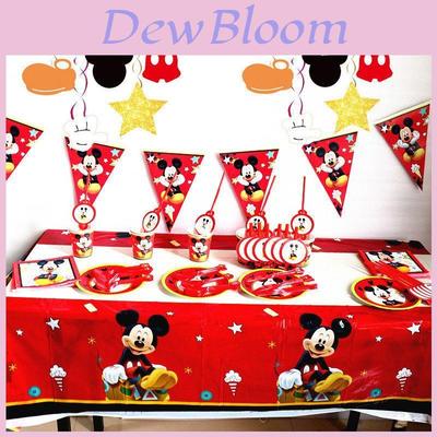 Párty potřeby s motivem Mickey Mouse pro veselé a slavnostní narozeninové oslavy