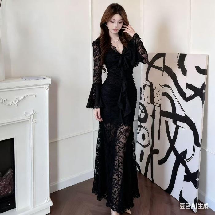 French Elegance and Sophisticated Look Stunning Lace Dress for Women, Autumn Hot Girl Super Fairy-tight Pencil Long Skirt