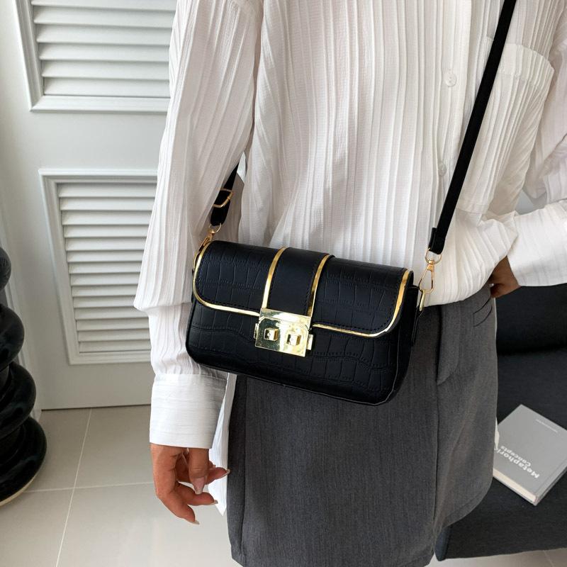 This Year's Popular Messenger Bag 2024 Summer New Bag Women's Fashion Trend Shoulder Bag Casual Simple Small Square Bag