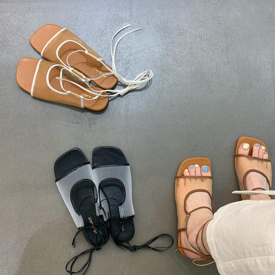 Niche French square head lace-up breathable mesh open-toed sandals 2025 summer new leather straps flat bottom sandals women