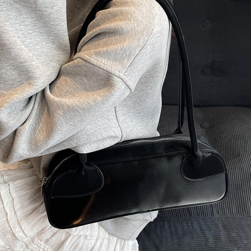 2025 New Niche Design Fashionable Portable Baguette Bag Fashionable Versatile Large Capacity Bowling Underarm Shoulder Bag