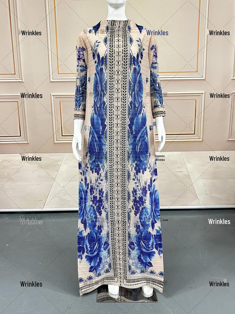 Blaue & Weiße Porzellan-Print Abaya Robe mit Akkordeonfalten - Damenbekleidung aus dem Nahen Osten Dubai