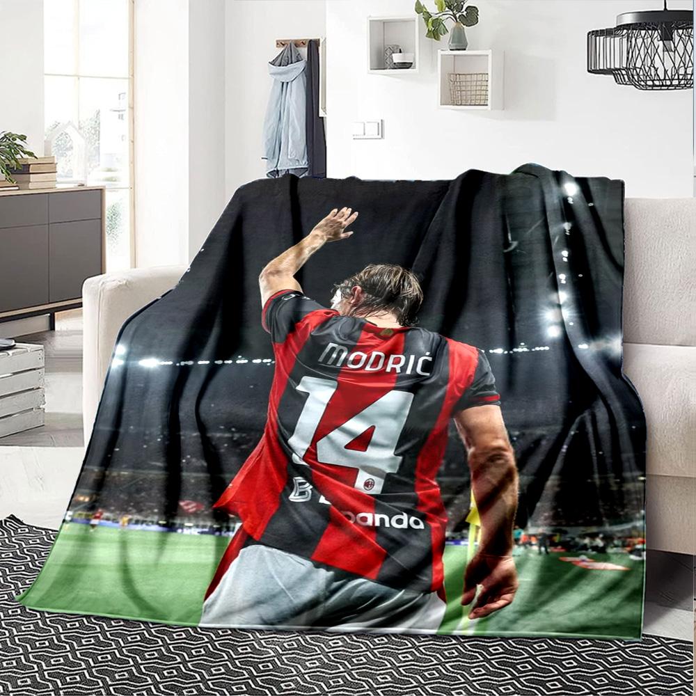 Luka Modrić Football Player Flannel Throw Blanket, Soft Warm Sofa Bed Cover, Soccer Fan Home Decor Gift for Living Room Bedroom