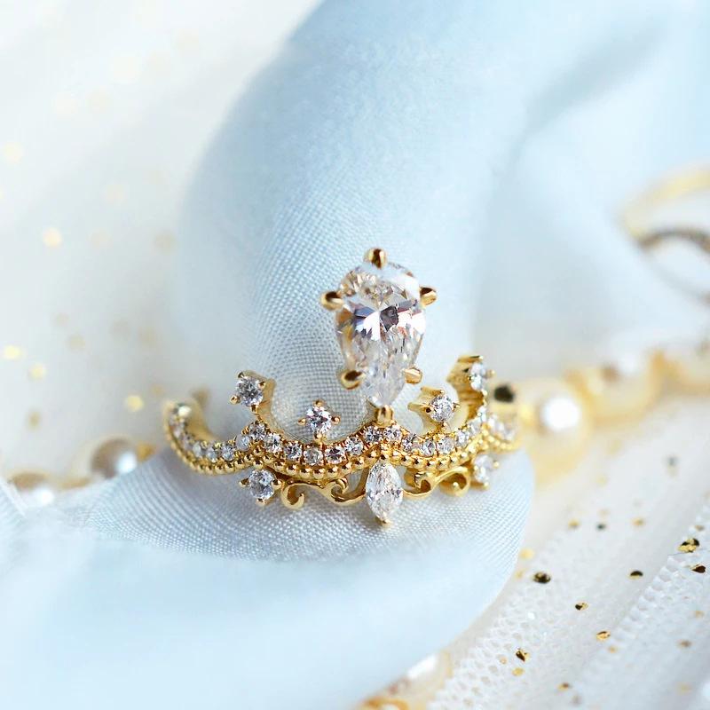 Cao Shi Wish Zircon Pear-Shaped Crown Engagement Ring