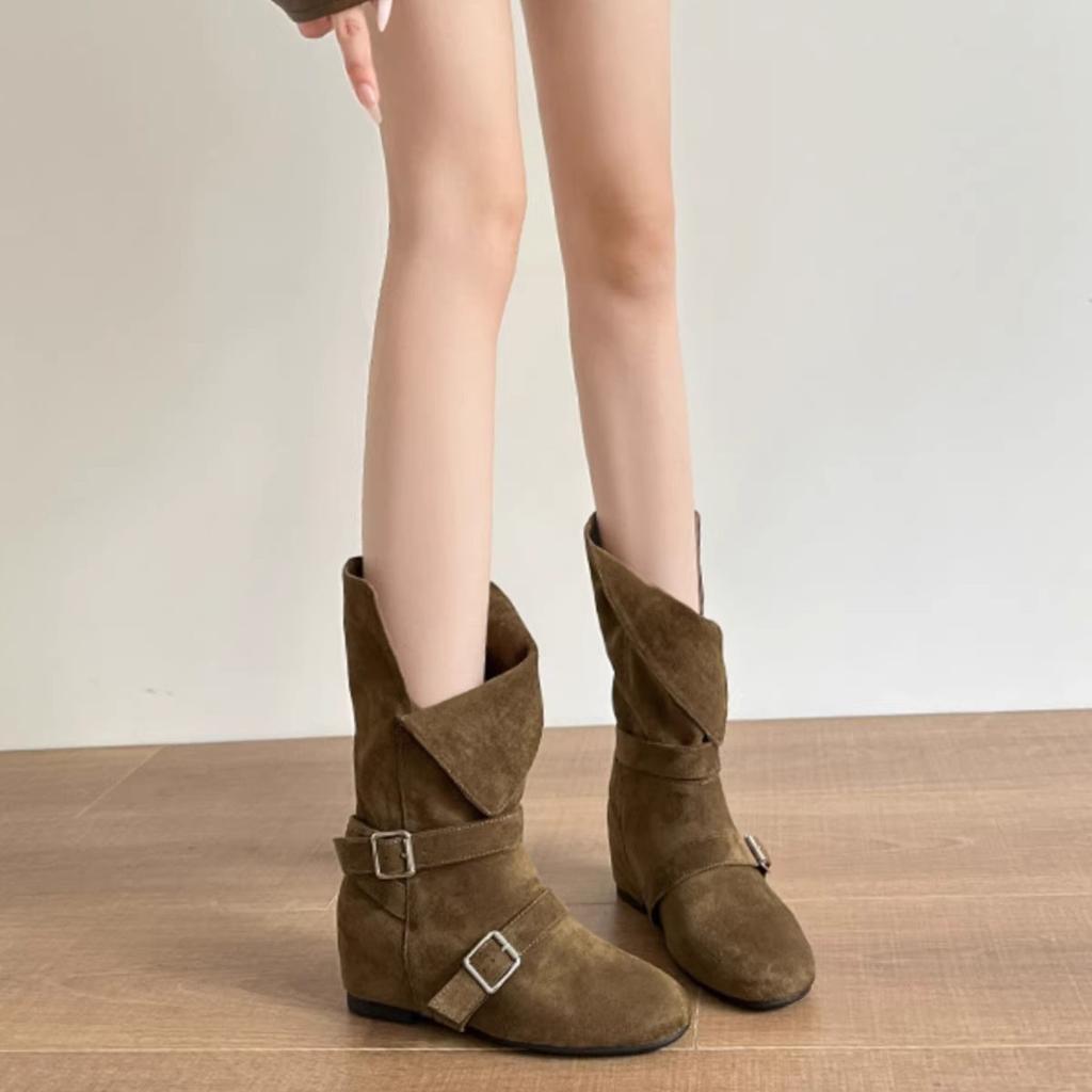 Zelfgehouden versie~ Niche originele nieuwe korte laarzen dames 2025 herfst en winter revers gesp binnenin hoogteverhogende mode laarzen Martin laarzen