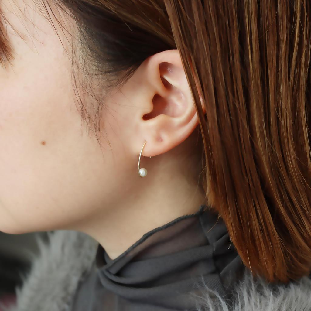 Freshwater Pearl Oval Hook Earrings In 10k Yellow Gold