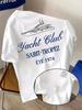 Esboço de Iate Retrô com Clube Náutico Saint-Tropez Estampa Dourada em Camiseta Masculina de Algodão Macio Premium Perfeita para o Verão Streetwear