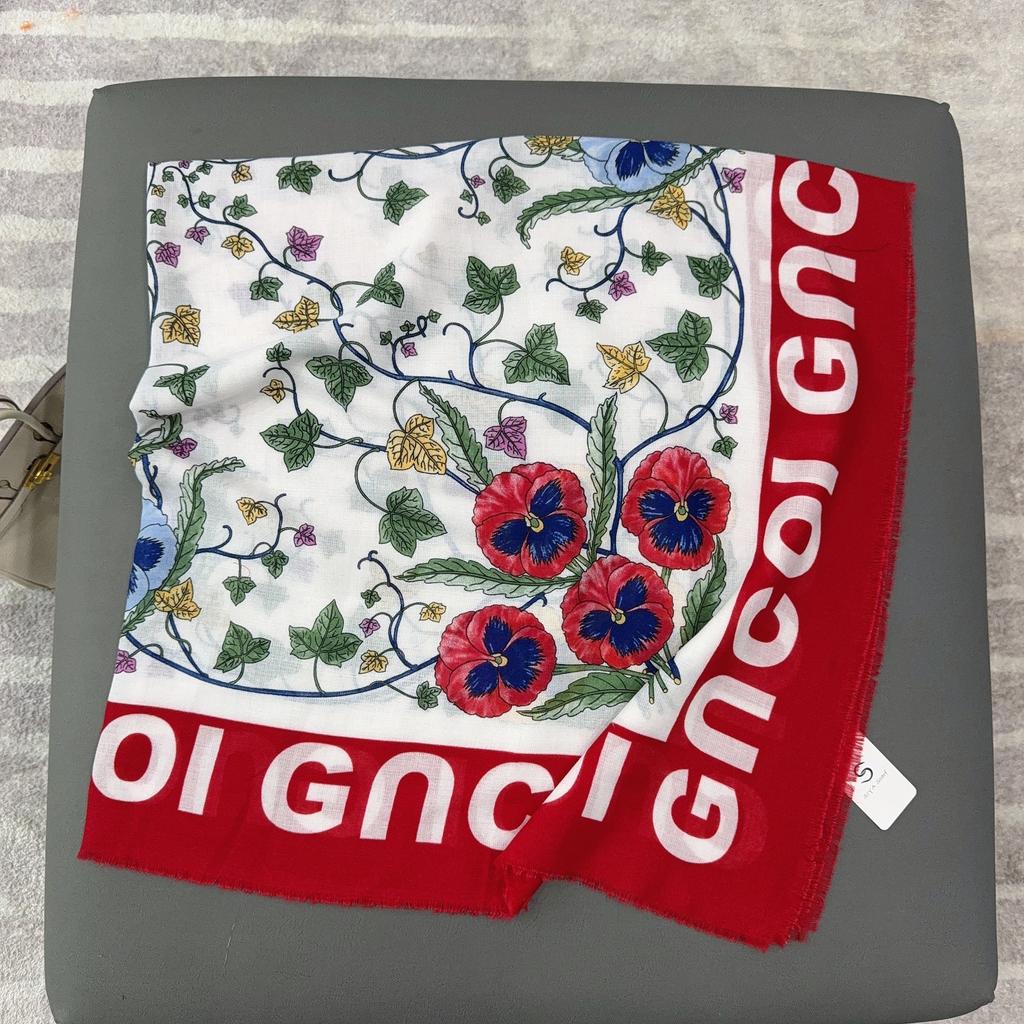 New 130cm large square scarf with beard dismantling and versatile fashion printing warm shawl scarf travel outside with beach towel women