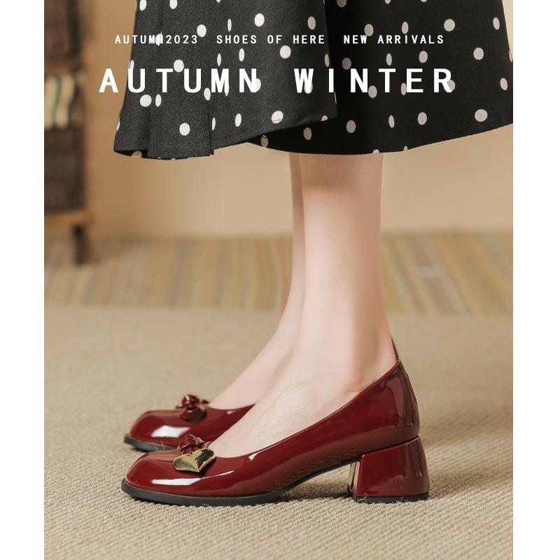 Women's Vintage Patent Low Heels Loafers Casual Comfort Chunky Block Heel Round Toe Pumps Non-Slip Party Office Work Dressy Pumps Shoes for Women