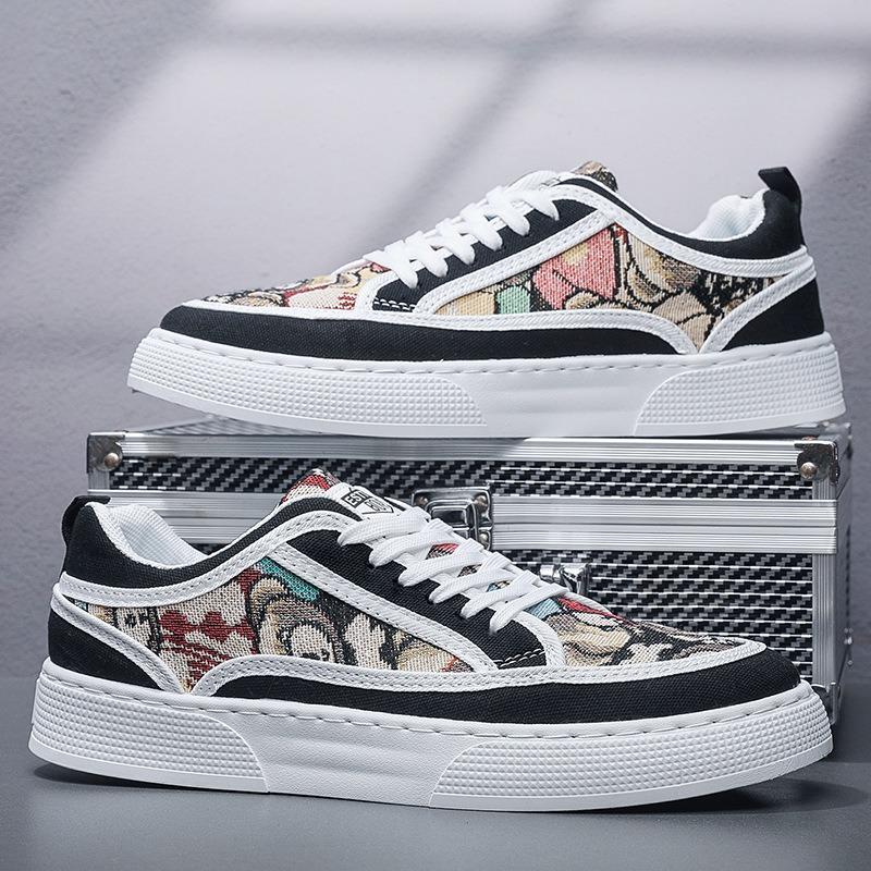 Poradź sobie z wiosennymi nowymi czterosezonowymi oddychającymi modnymi wszechstronnymi niskimi butami casualowymi, sportowymi butami płóciennymi dla studentów