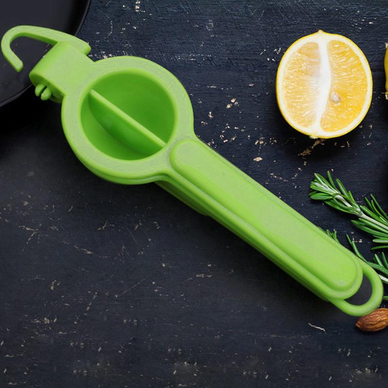 1Pc Plastic Lemon Clip Creative Household Kitchen Thickening Manual Fruit Juicer Mini Blender Children'S Auxiliary Food Tool