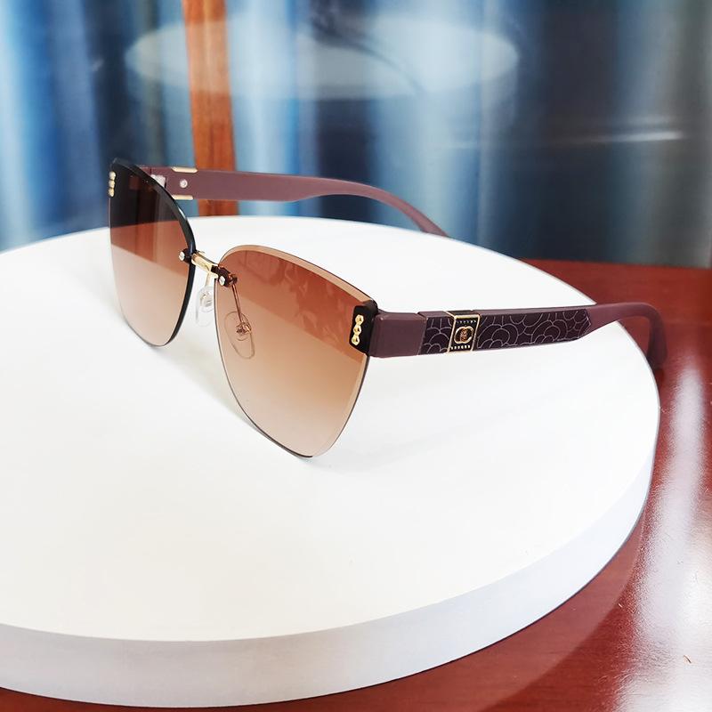 Vintage Cat Eye Women Fashion Sunglasses Stylish Rimless Luxury Female Sun Glasses Cateye Designer Gradient Shades