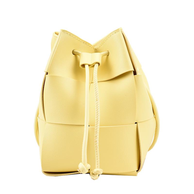 Fashionable Hand-woven Bucket Bag - Elegant Single-shoulder Crossbody Bag