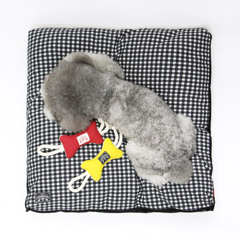 MINI CHECK VOLUME CUSHION-BLACK (Cushion) FREE