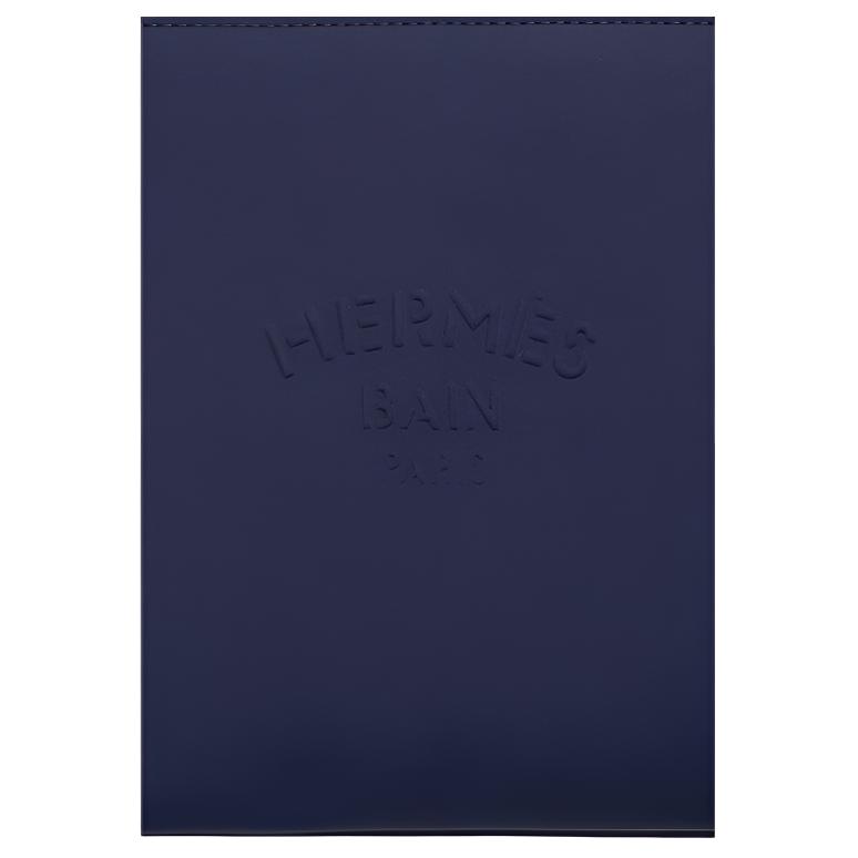 Hermes Neobain 28 Logo en Relief Nylon Pochette Moyenne Pochette Femme Bleu Marine H104312MV01
