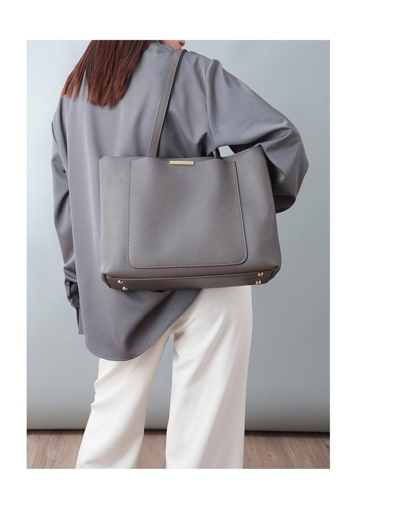 Women's 2025 Winter Fashion Genuine Leather Versatile Shoulder Tote Bag