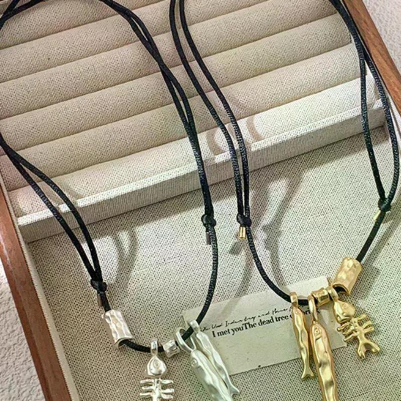 Fashion Autumn Winter New Metallic Fish Bone Pendant Necklaces For Women Long Adjustable Wax Rope Sweater Chain Chain