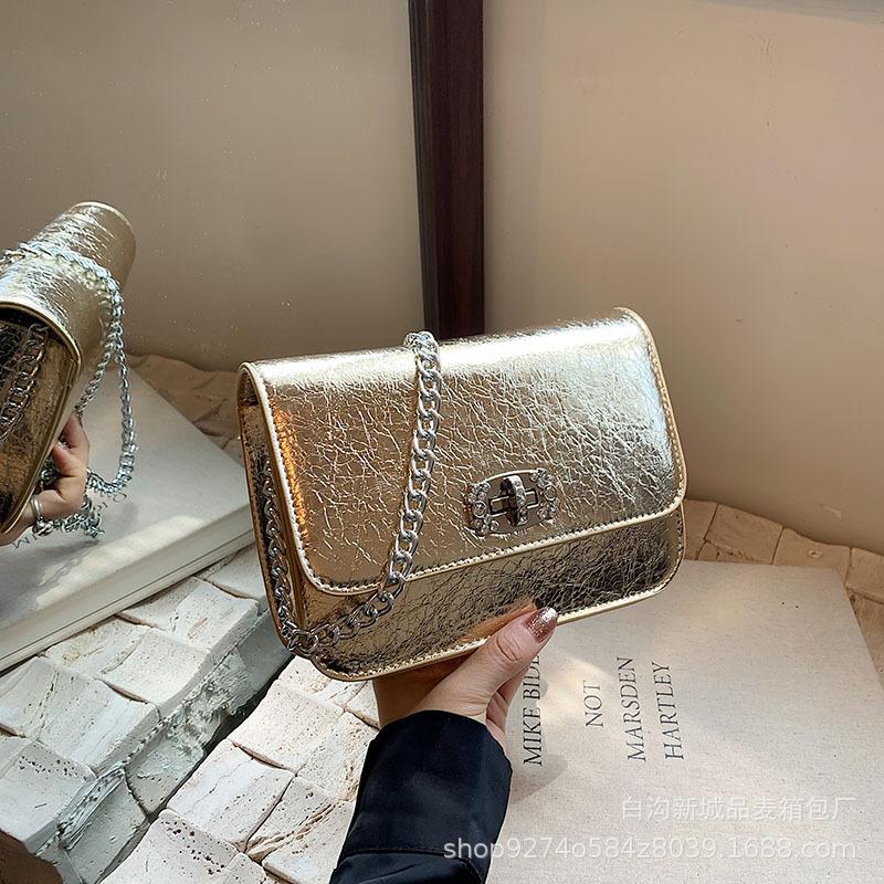 

This year, colorful silver small bags are popular for women s 2025 new factory chain bags, foreign style messenger small square bags. серебряный