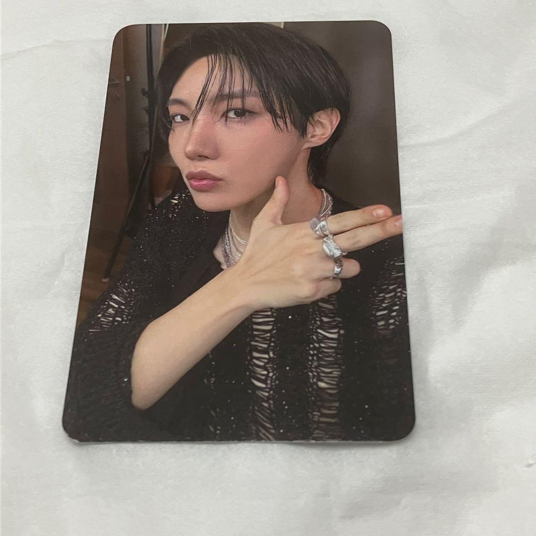 

[USED] BTS J-HOPE Exhibition Admission Bonus Trading Card AND WHAT Trading Card Korea