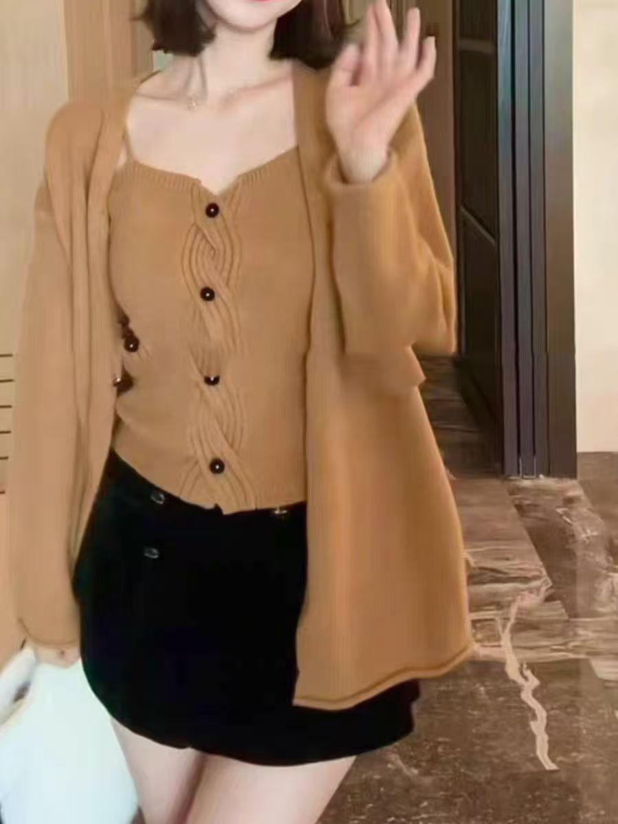 

Женский осенне-зимний приталенный вязаный кардиган и майка-камисоль One size (80-130) оранжевый