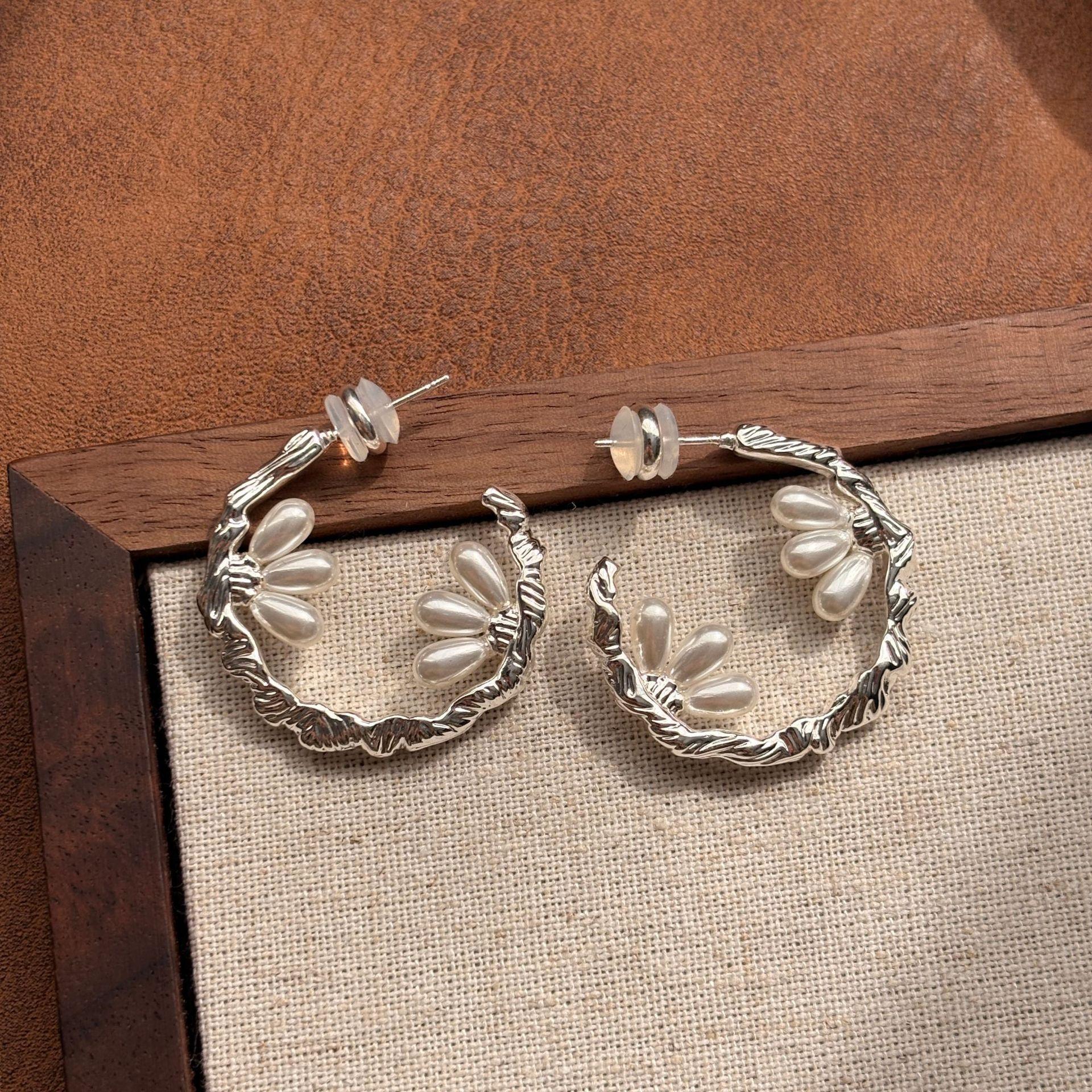 

Новые изысканные серьги, маленький ароматный стиль, легкая роскошь, элегантные, нежные аксессуары, серьги, фигурные, милые, высокого качества