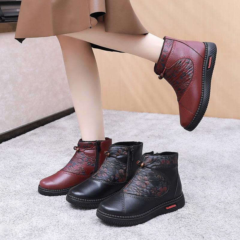 Winter old Beijing cloth shoes fleece thickened middle-aged and elderly mother cotton shoes leather surface waterproof non-slip warm snow boots