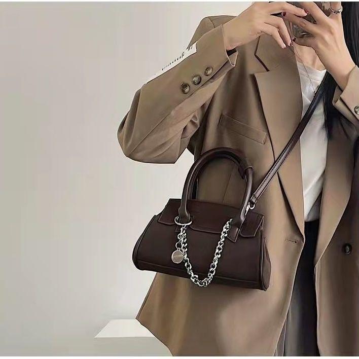 

Винтажная кофейная сумка-мессенджер для женщин, новые популярные сумки для девушек с кожаной ручкой, шикарные однотонные сумки через плечо, женская ретро-сумка