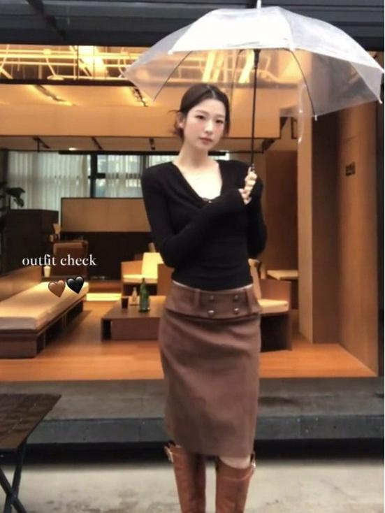 American Retro Spicy Girl High-Waisted Straight Slimming Skirt for Women - Elegant Mid-Length Skirt for Autumn/Winter. S коричневый