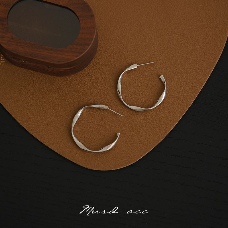 

Серьги-кольца женские в корейском стиле Silver -33mm-s925 Silver Needle