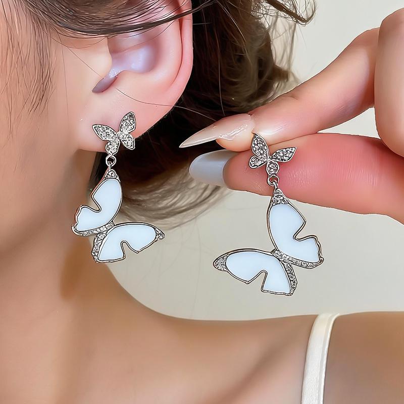 French Retro Butterfly Drip Oil Stud Earrings: Silver Needle, Fashionable & Versatile for Women