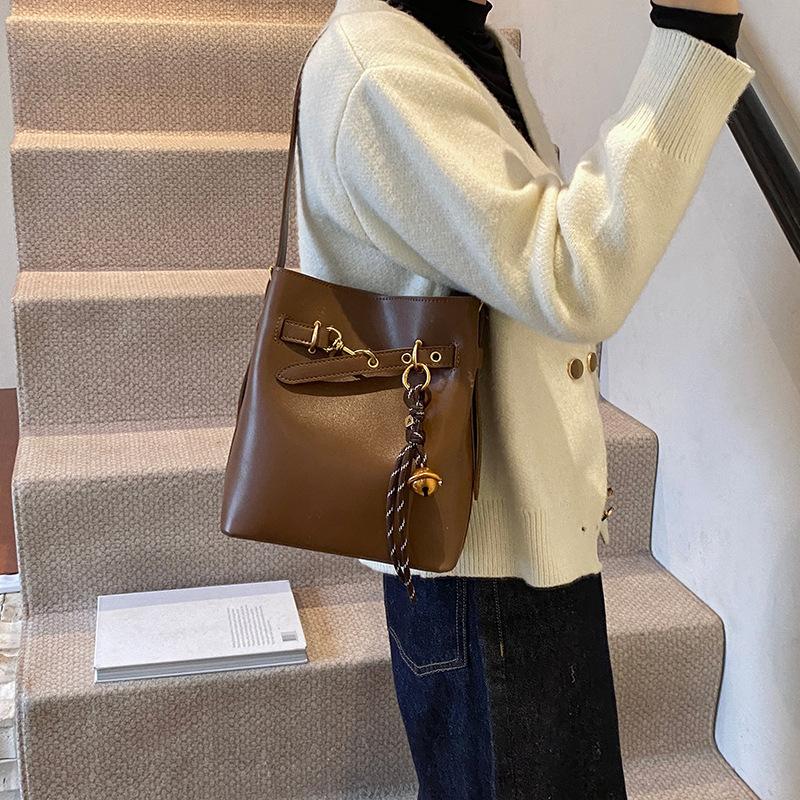 Premium commuter bag women's 2025 autumn tide fashion retro versatile shoulder bag large capacity tote bag