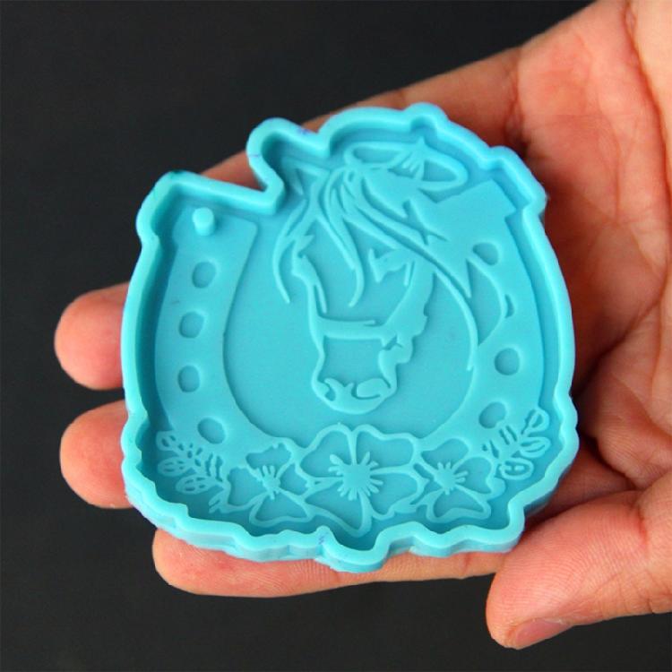 Resin Casting Keychain Mold Horseshoe Blossom Silicone Mold for Epoxy Resin