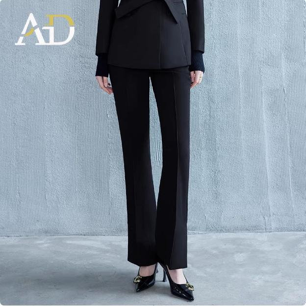 

Женский черный деловой костюм: Идеально для собеседований в колледже и профессиональных мероприятий, с приталенным жакетом для элегантного образа. XL