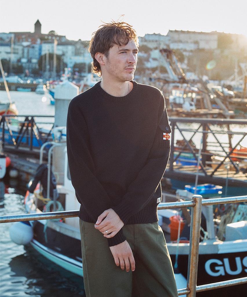 Geonjiulleunseu Cotton Raglan Pocket Sweater - Black
