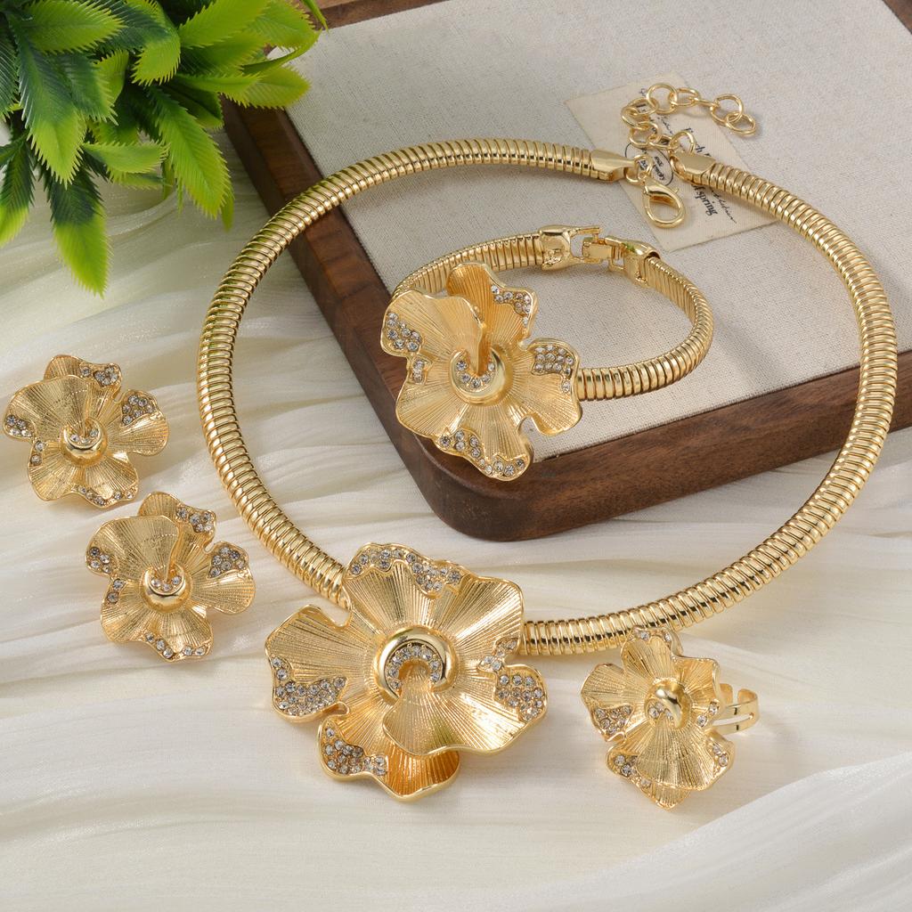 Indian Bridal Jewelry Heavy Industries Spiral Curled Three-dimensional Petal Necklace Bracelet Ring Earrings Set Dress Set