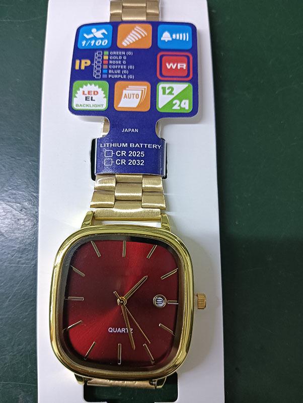 Montre à quartz A130 avec bracelet en acier