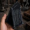 Gothic Skull Phone Stand, Dark Gothic-Style Desktop Phone Holder, Featuring Details Of Skulls And Thorns, Decorative Phone Stand