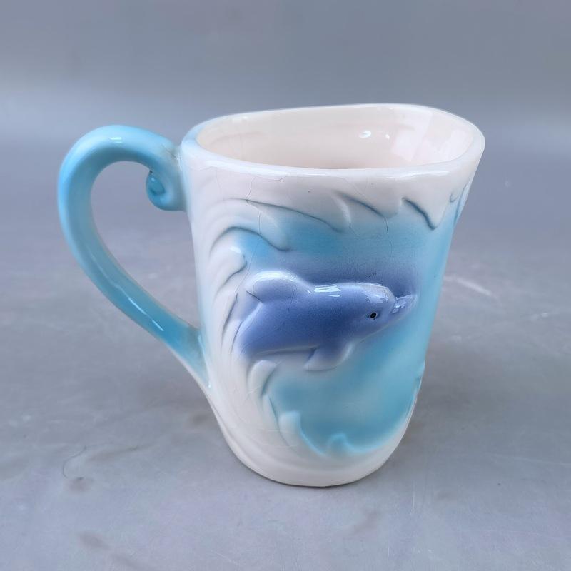 

Креативная и свежая рельефная чашка для кофе из керамики с подглазурной росписью, ручной росписью, трехмерным изображением кита, рыбы-ежа и морских животных 401-500ml