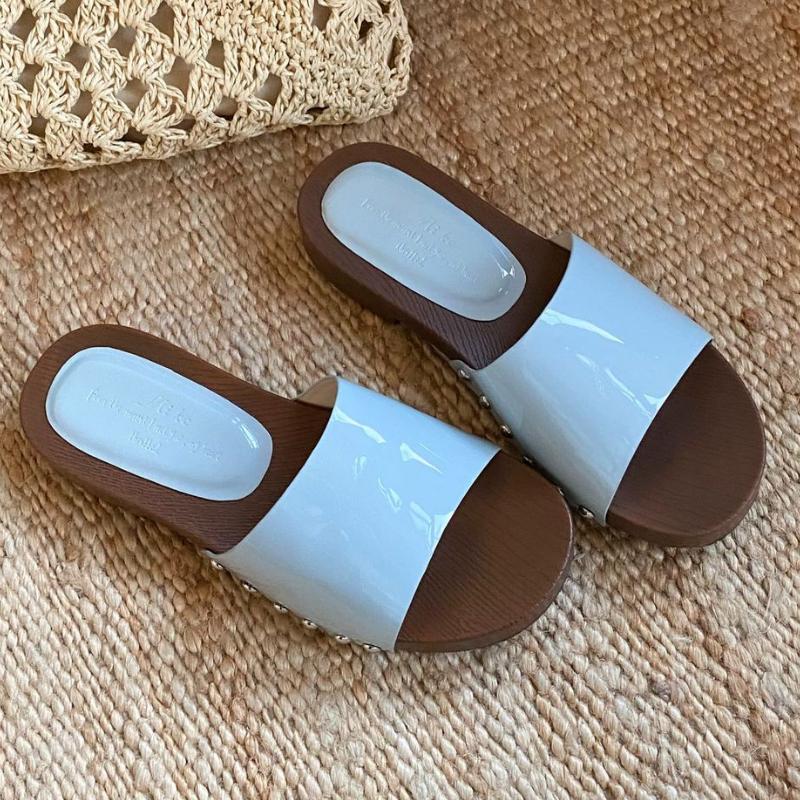 Fashion Rivets Pointed Toe Platform Sandal Patent Leather Square Heel Open Toe Slide Sandals Simple Comfortable Non-slip Beach Shoes